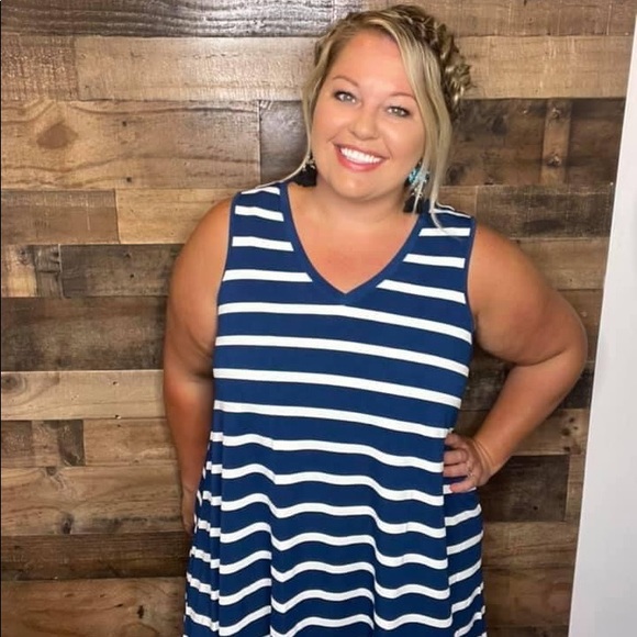 ✨✨Kristina Tank✨✨ - Picture 2 of 3